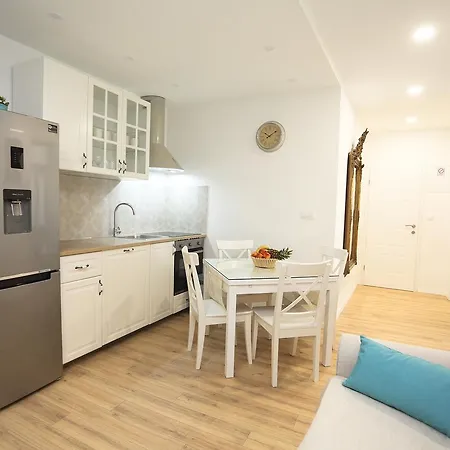 Old Town 2 Apartment Split