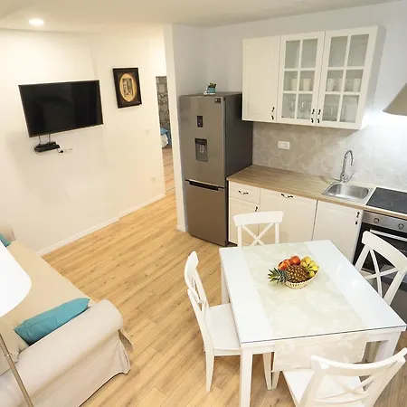 Apartment Old Town 2 *